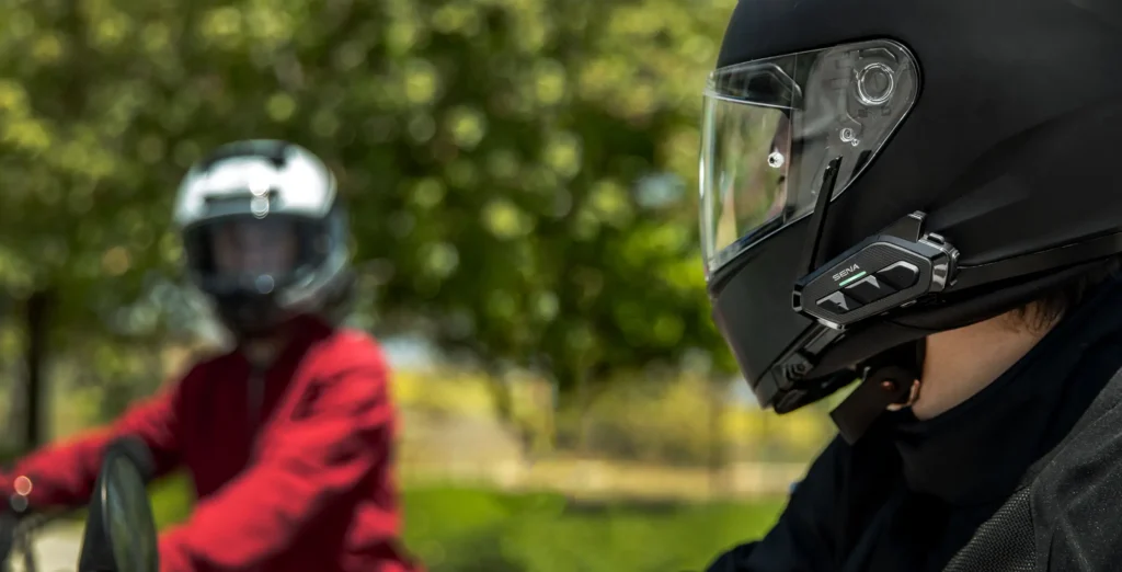 Intercomunicador Sena Spider ST1 con tecnología de red Mesh para grupos de moto